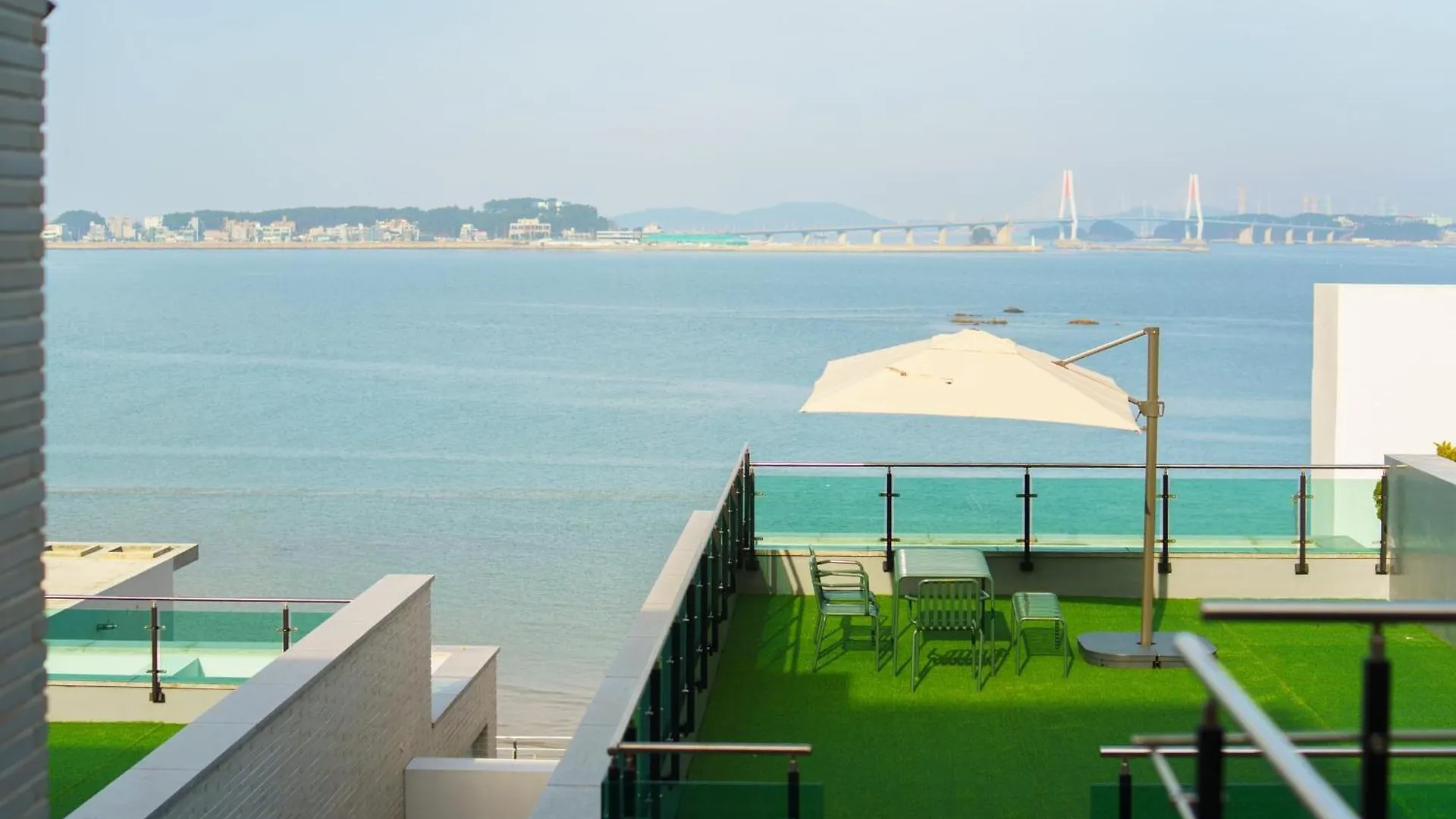 Yeongheungdo Hoho Yongdam Pool Villa Incheon Korsel